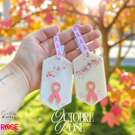 Suspension parfumée Octobre Rose – 1€ reversé à CHEZ ROSE 🎀