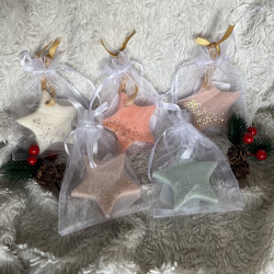 Petit Coffret de Noël Parfumé – Mini Brûleur (Couleur au Choix) + Suspension Étoilée + Tablette Fondante | Idée Cadeau Nounou &